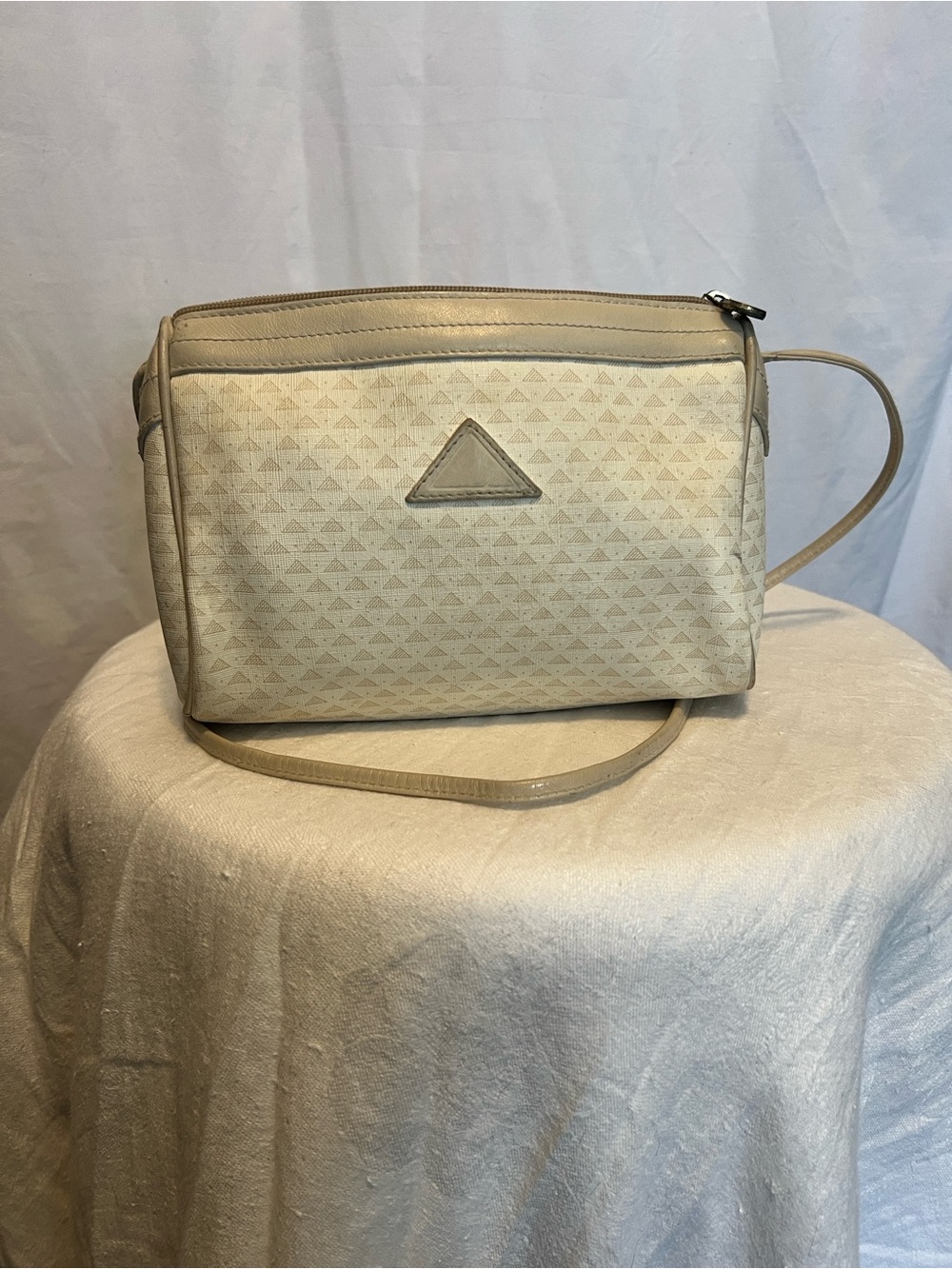 Liz Claiborne Cream Crossbody Bag with Triangle Logo 1984